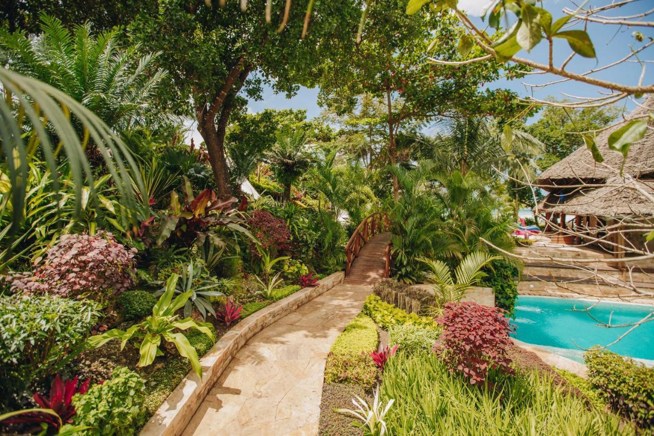 Tulia Zanzibar Unique Beach Resort พองเว ภายนอก รูปภาพ