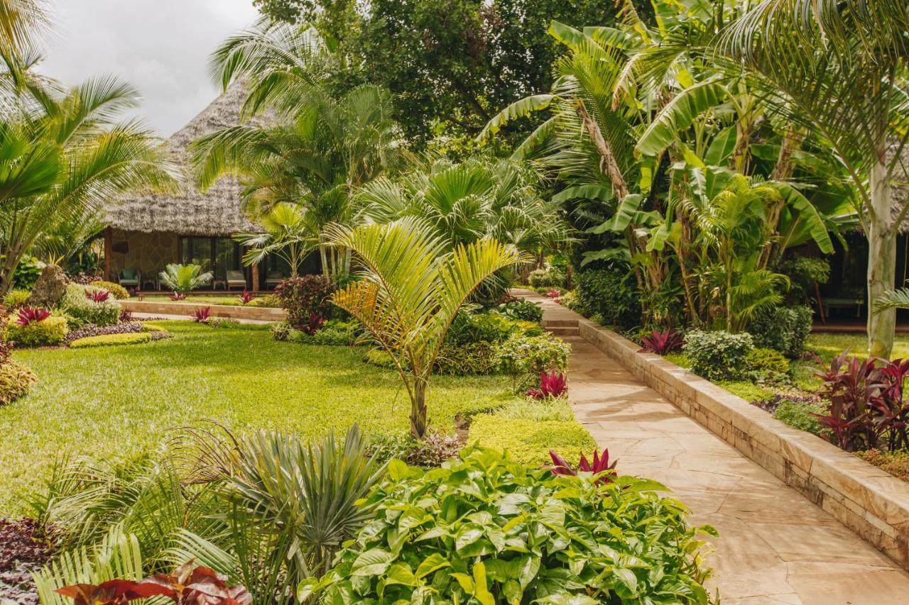 Tulia Zanzibar Unique Beach Resort พองเว ภายนอก รูปภาพ