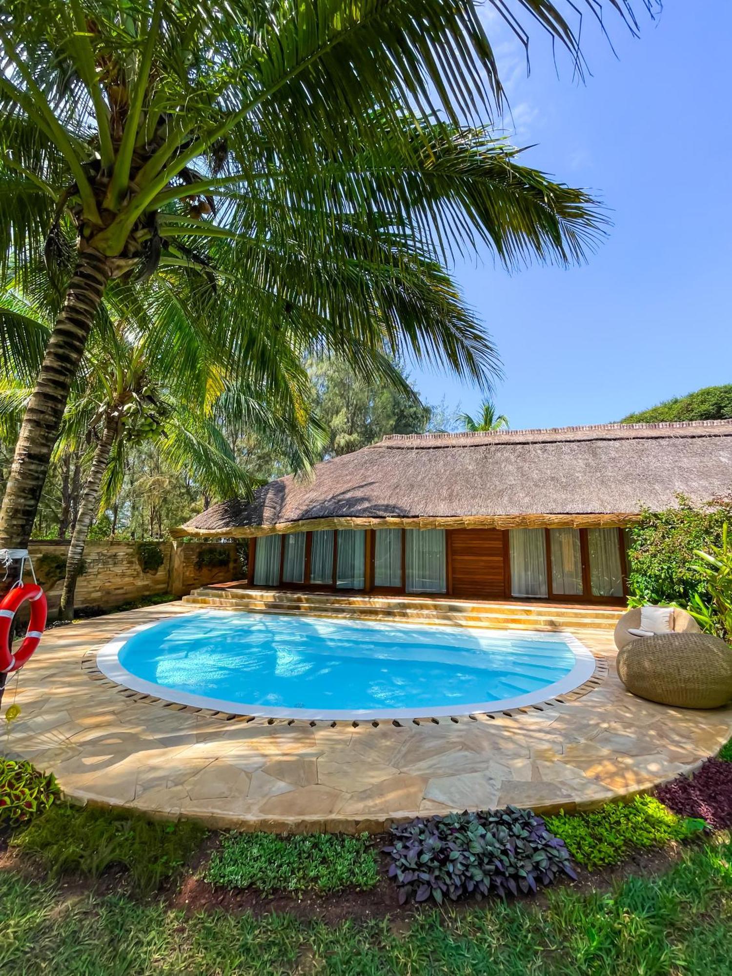Tulia Zanzibar Unique Beach Resort พองเว ภายนอก รูปภาพ