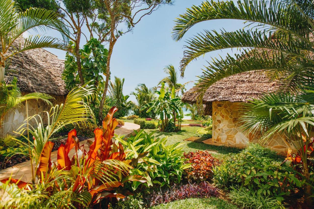 Tulia Zanzibar Unique Beach Resort พองเว ภายนอก รูปภาพ