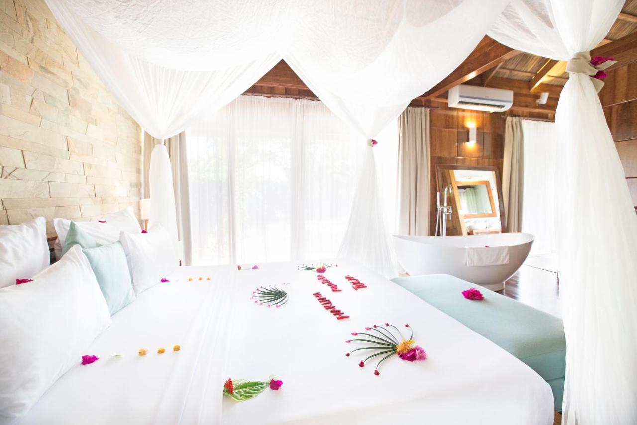 Tulia Zanzibar Unique Beach Resort พองเว ภายนอก รูปภาพ