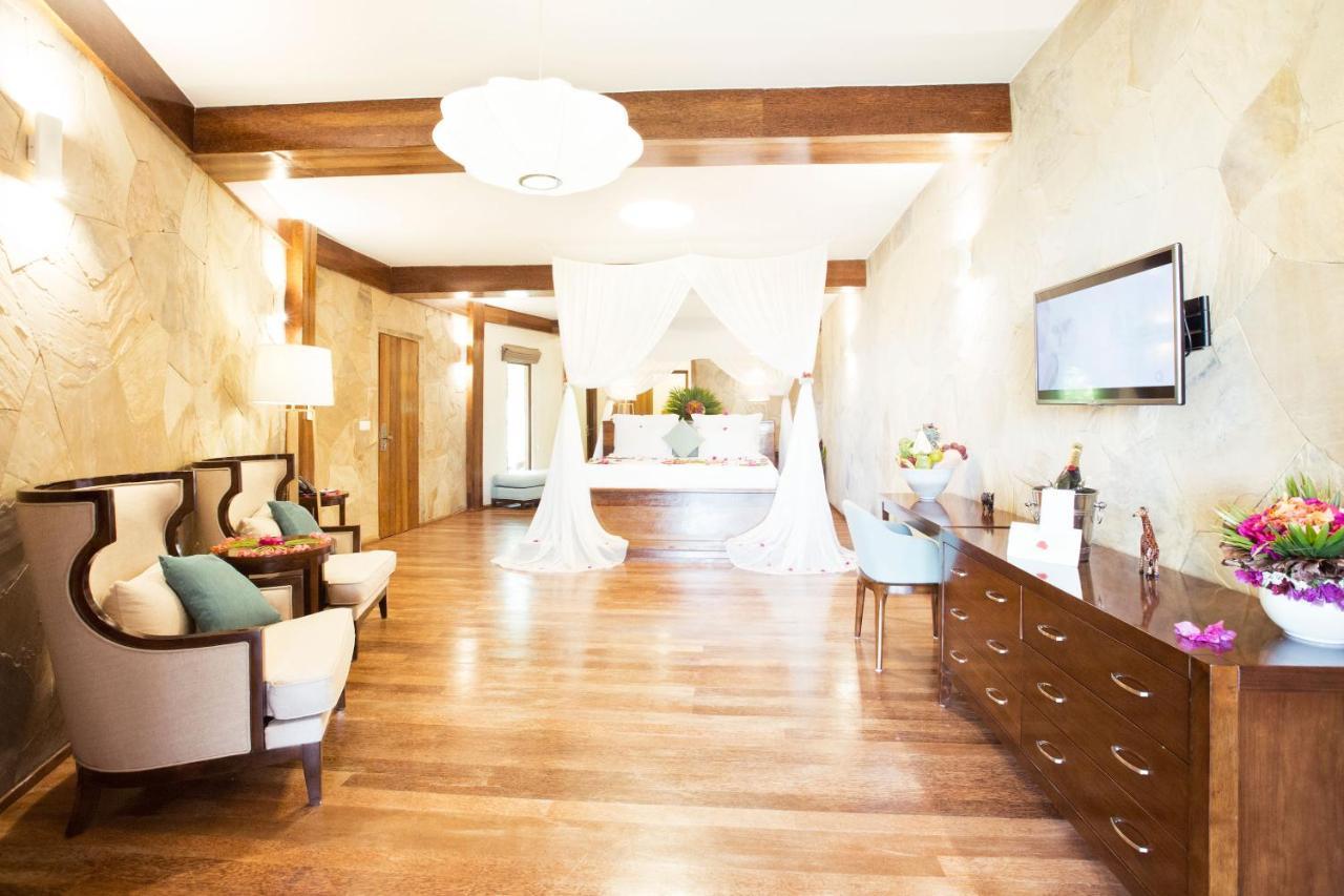Tulia Zanzibar Unique Beach Resort พองเว ภายนอก รูปภาพ